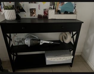 Black Entry Table 