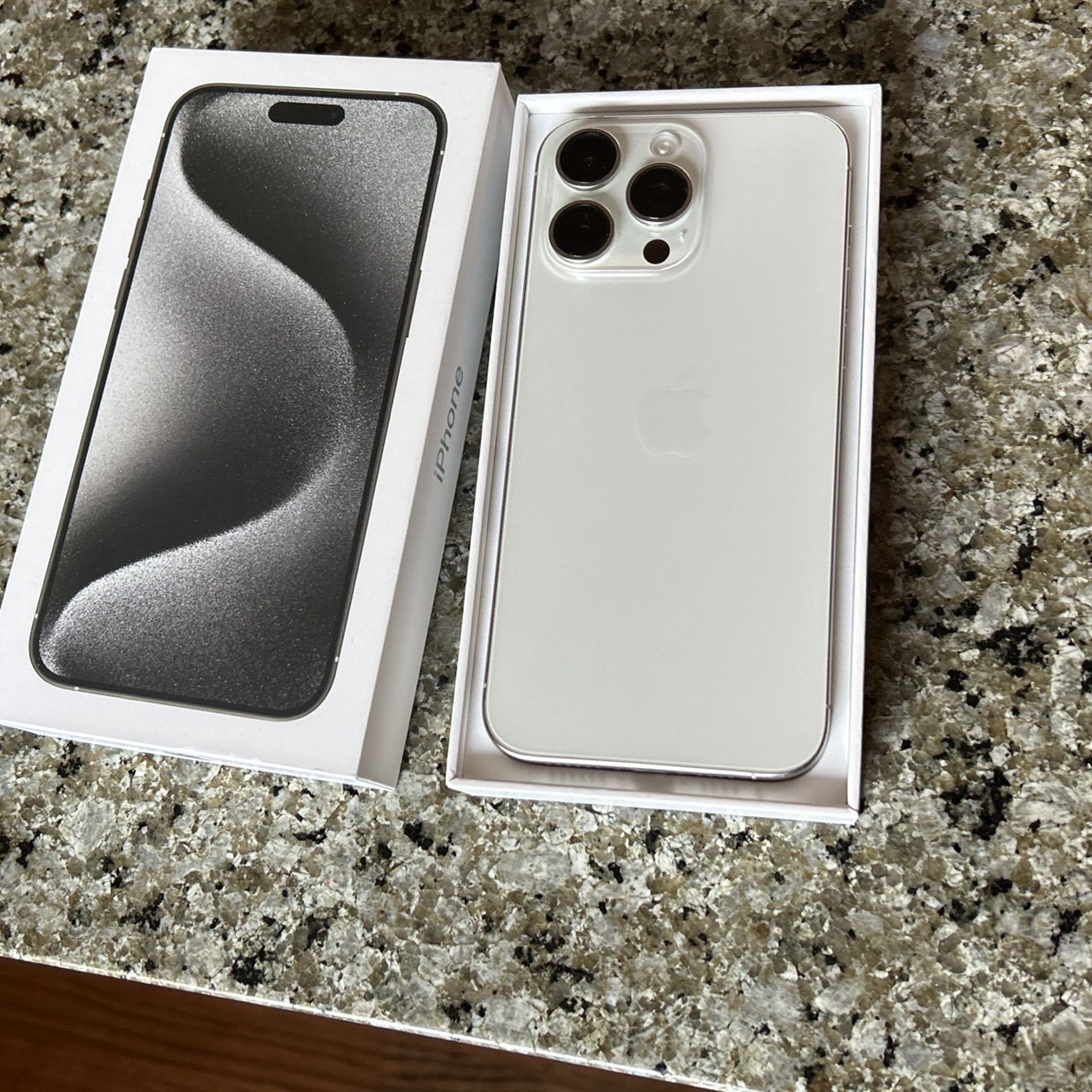 激安日本 iPhone 15 Pro MAX 512GB ホワイト 本体 【公式通販】