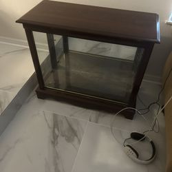 Glass Cabinet With glass Shelf In The Middle