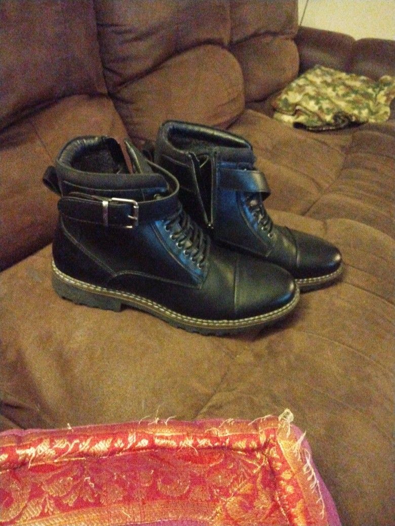Size 11M Brand New DAY FIVE Black Boots For Men