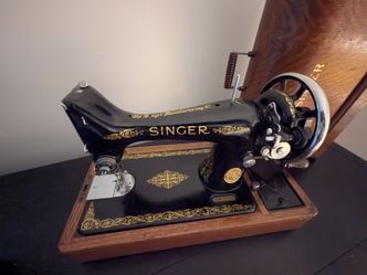 Antique singer sewing machine Y(contact info removed)