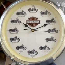Harley Davidson clock (works)