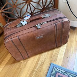 Vintage Samsonite Sonora II Suitcase