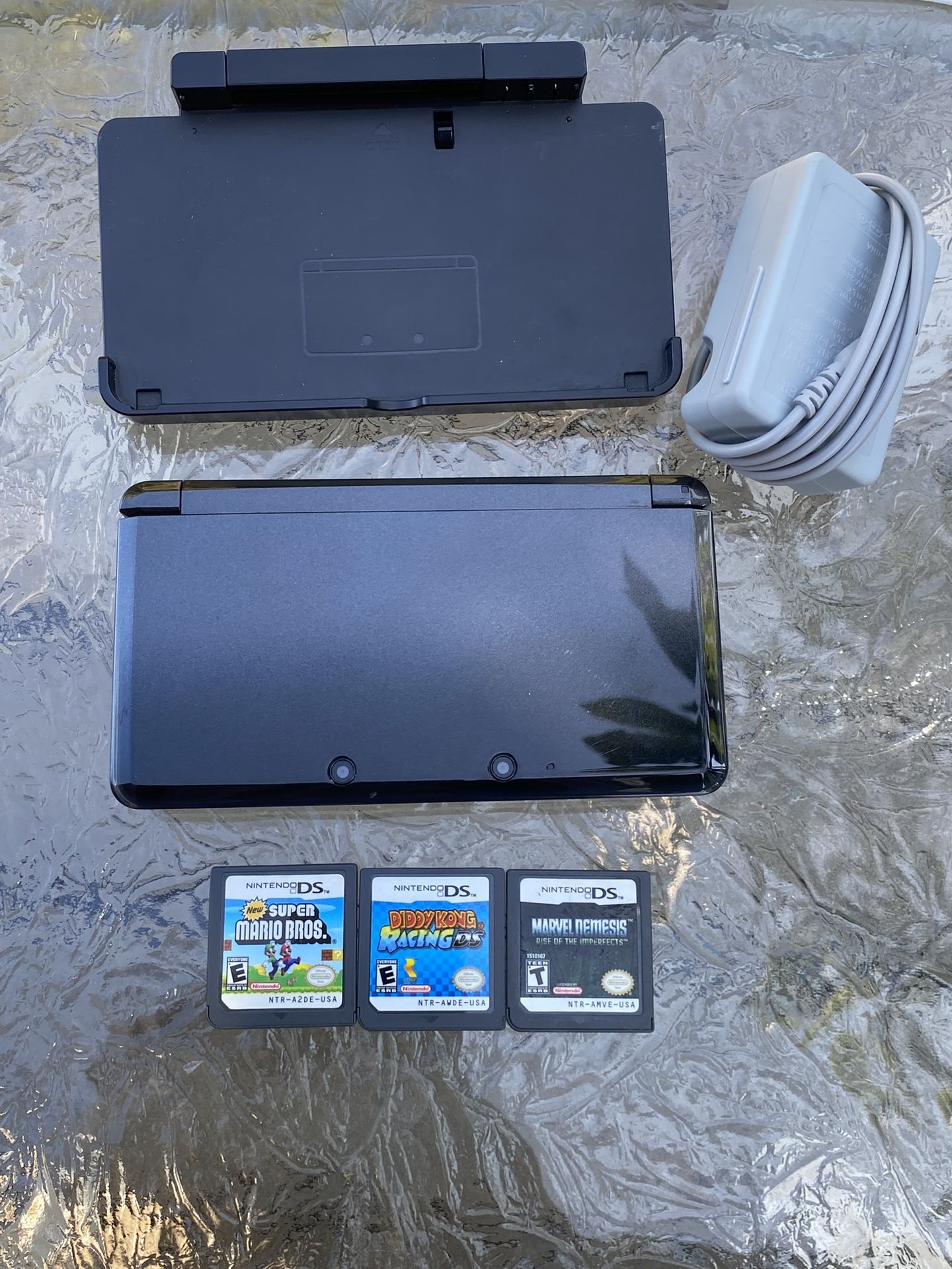 Nintendo 3 Ds + Games 