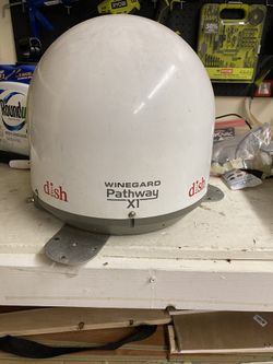 Dish Winegard X1 Portable Satellite / Tailgater Dish
