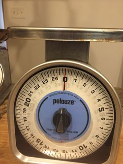 Scale- Pelouze- vintage model YG425R