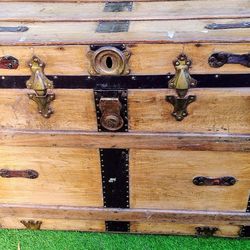 Treasure  Chest/ Trunk