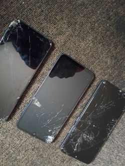 Broken phones $5