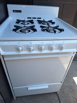 24" WIDE  STOVE, APARTMENT/SINGLE SIZE .(INSTALLED)