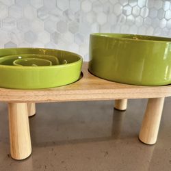 Dog Bowl Set Slow Blow Feeder/New In box