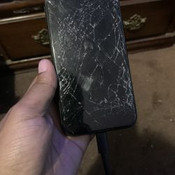 Broken iPhone XR 