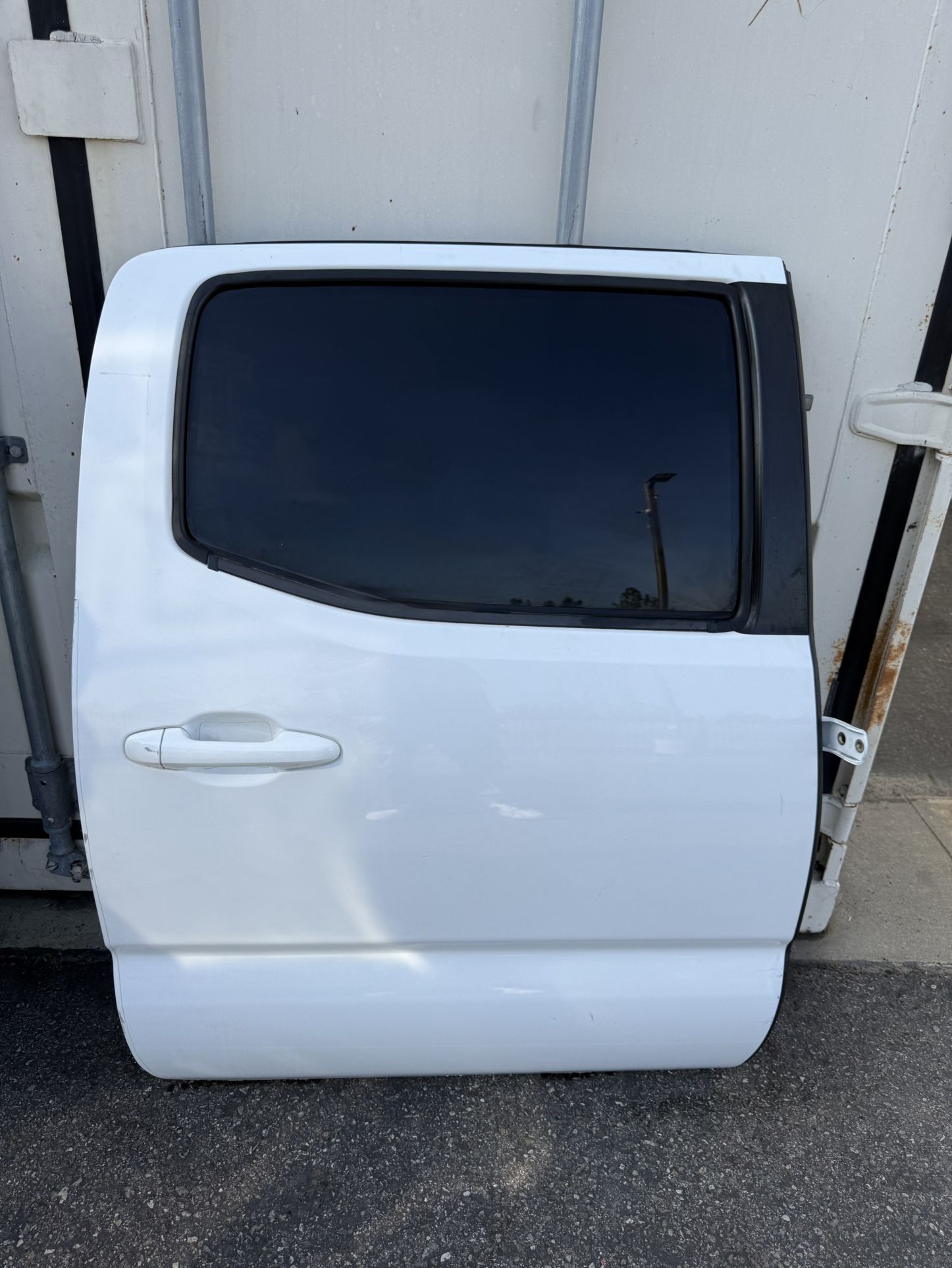 2016-2023 TOYOTA TACOMA RIGHT REAR PASSENGER DOOR OEM