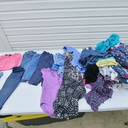 500 Hundred Pieces Of Kids Clothing. And Shoes And A Few Women