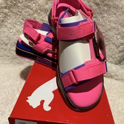 New Women’s  Puma Future Rider  On Sandals  🩴 Pink Color Size 5 