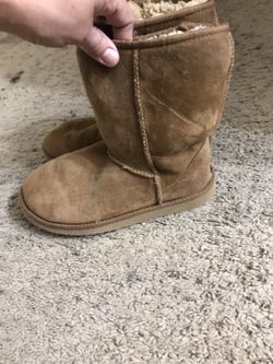 Ugg boots size 6W