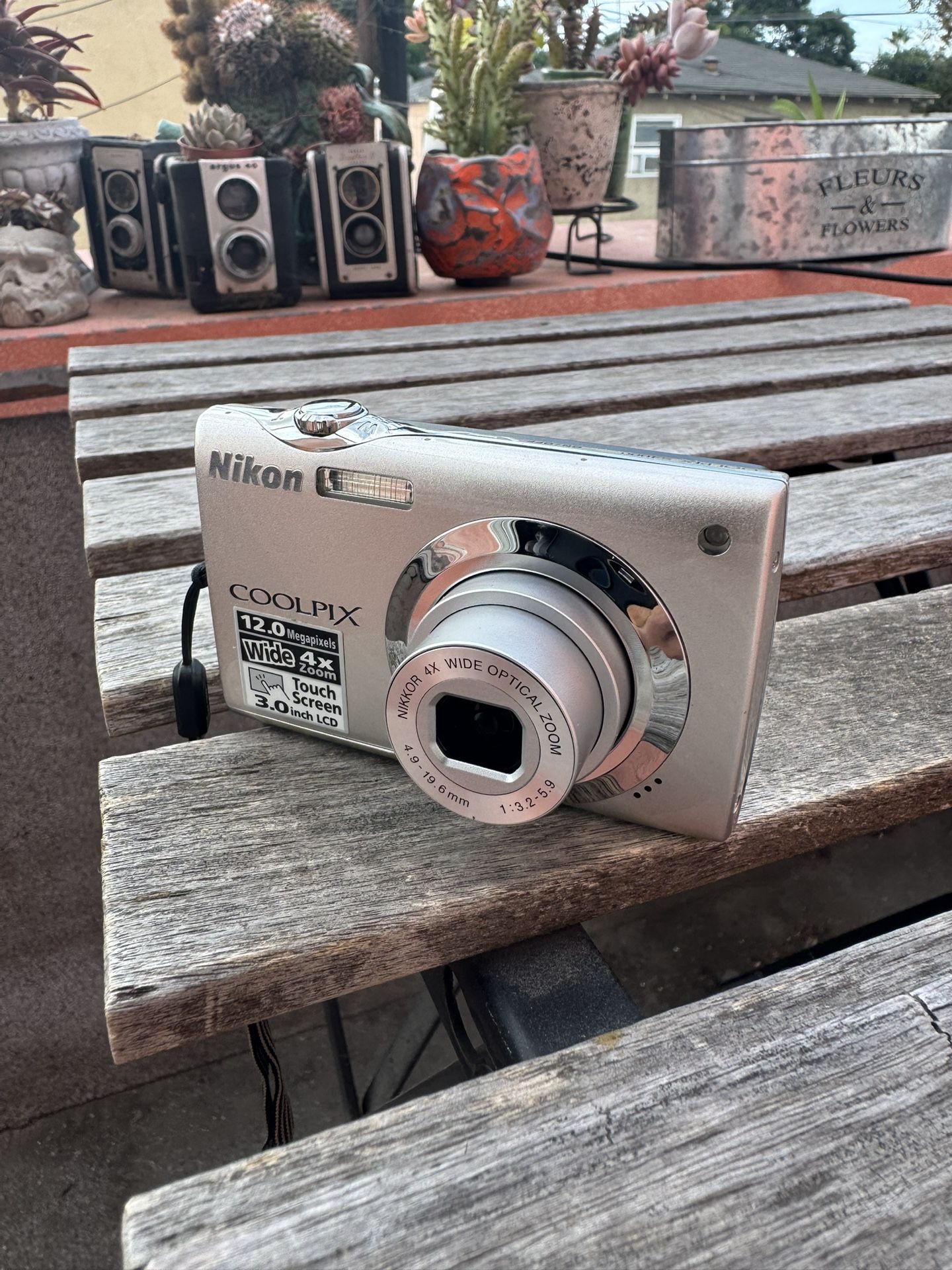 Vintage Nikon Coolpix Digicam 