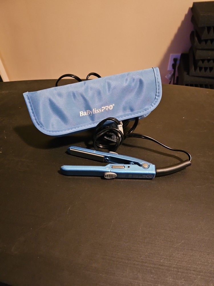 BaBylissPRO Flat Iron 1/2 In Travel Hair Straightener 