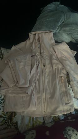 Lululemon set cropped and bootcut leggings