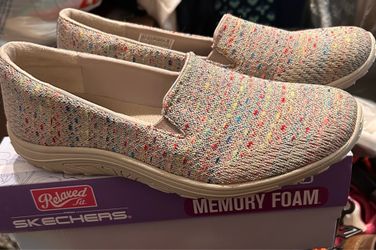 Size  91/2   Sketcher