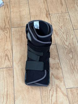L Matrix CAM walking boot