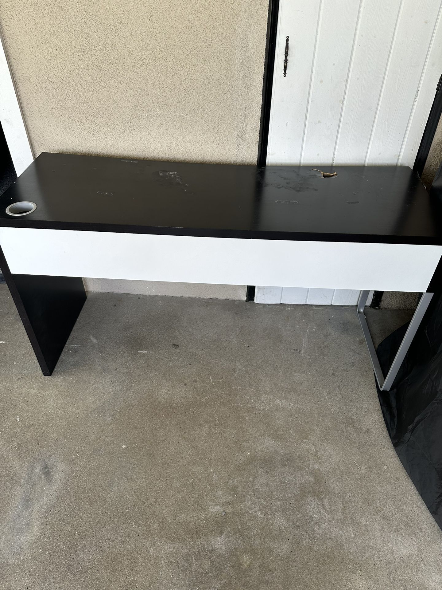 IKEA Micke 55” Desk