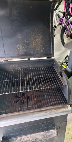 Black Pellet Grill / BBQ Smoker