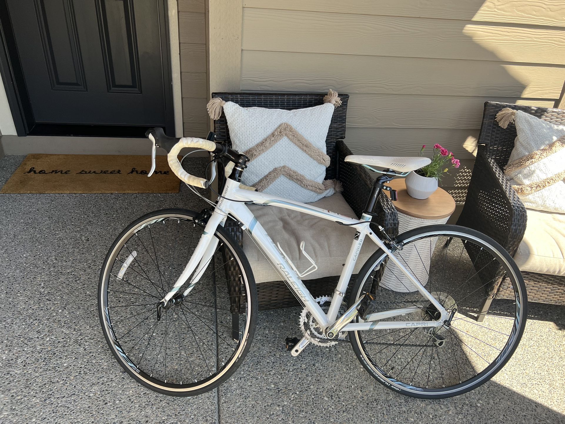 54 Raleigh Capri 2.0 Womens Road Bike for Sale in Lacey WA OfferUp