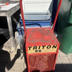 TRITON Industrial Dehumidifier (Restoration / Flood Drying) – Works Great – $550