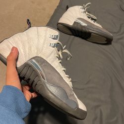 Jordan 12’s white dark grey 7Y