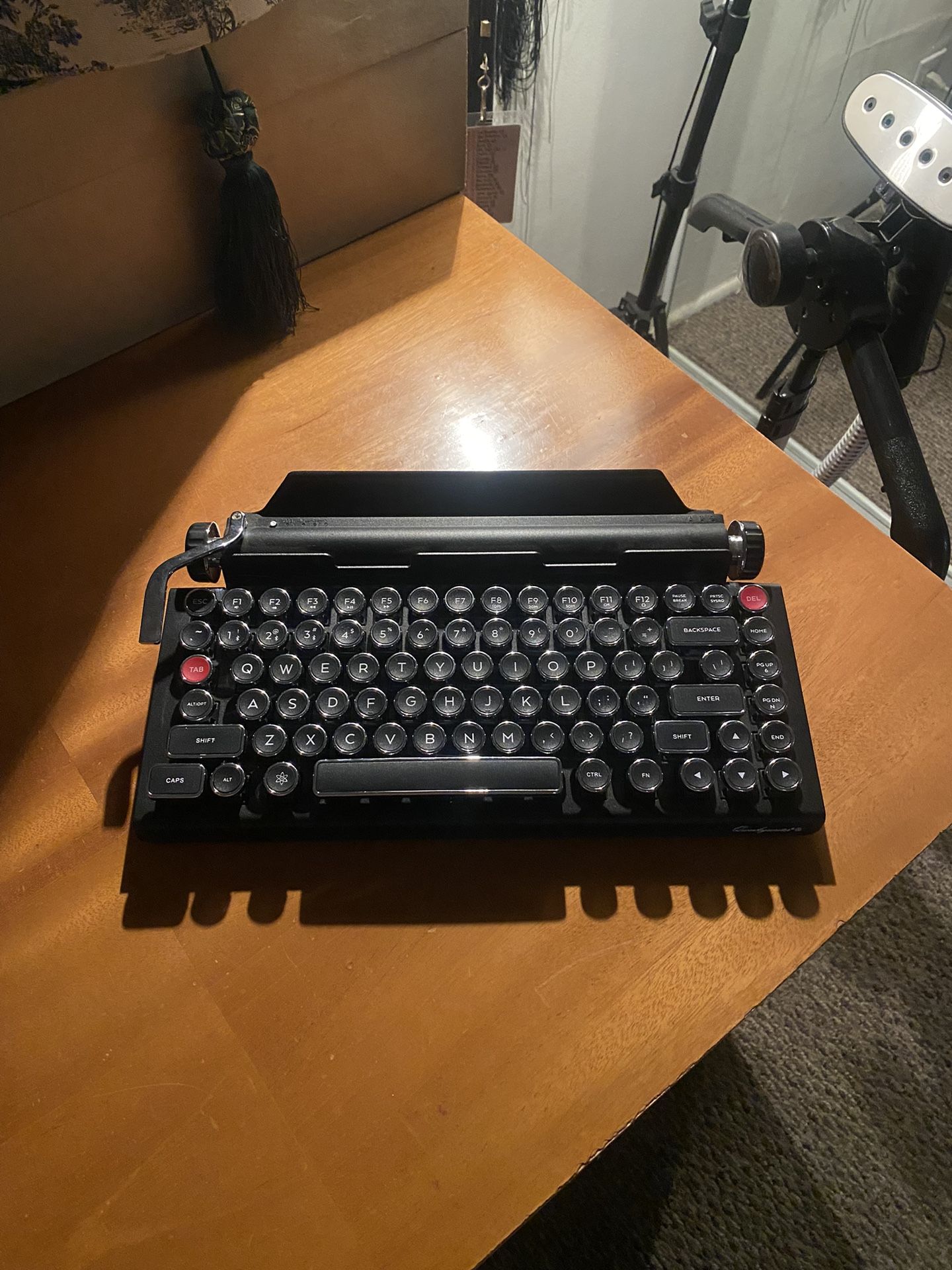 Qwerkywriter Retro Typewriter Bluetooth Keyboard US Sequence