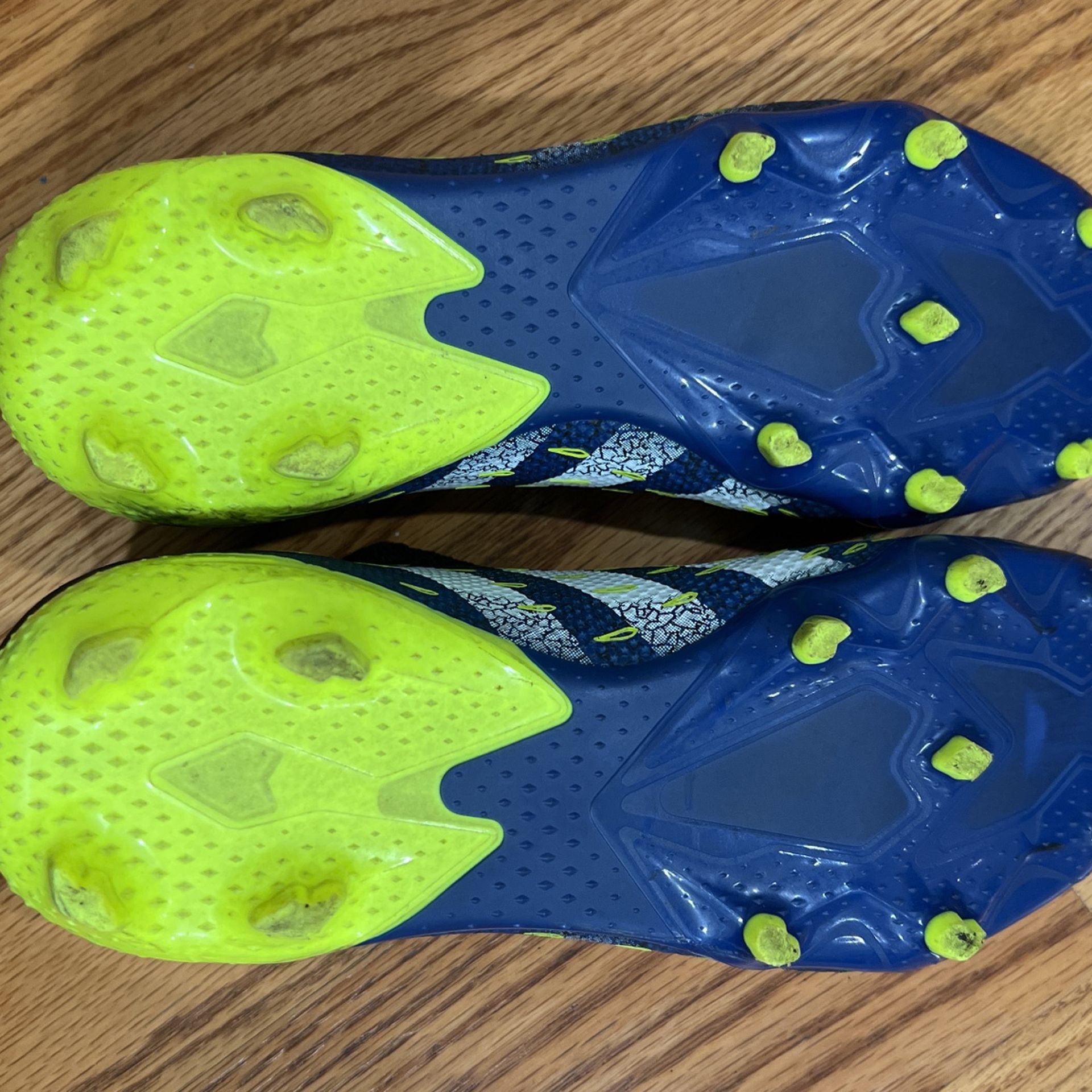 soccer-cleats-for-sale-in-chicago-il-offerup