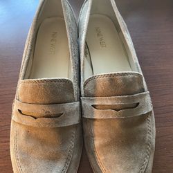 Nine West Leather Upper Synthetic 8 1/2 inches