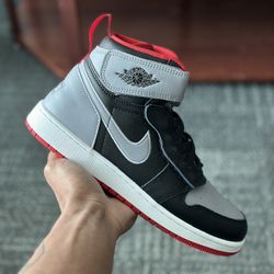 Jordan 1 Hi FlyEase