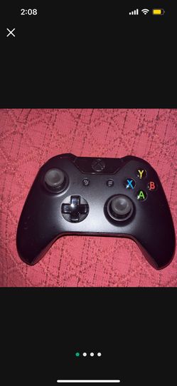 Black Microsoft Xbox One Controller