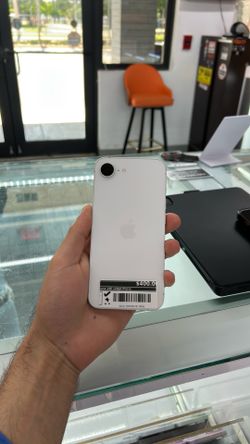 iPhone 16e 128GB (Unlocked)