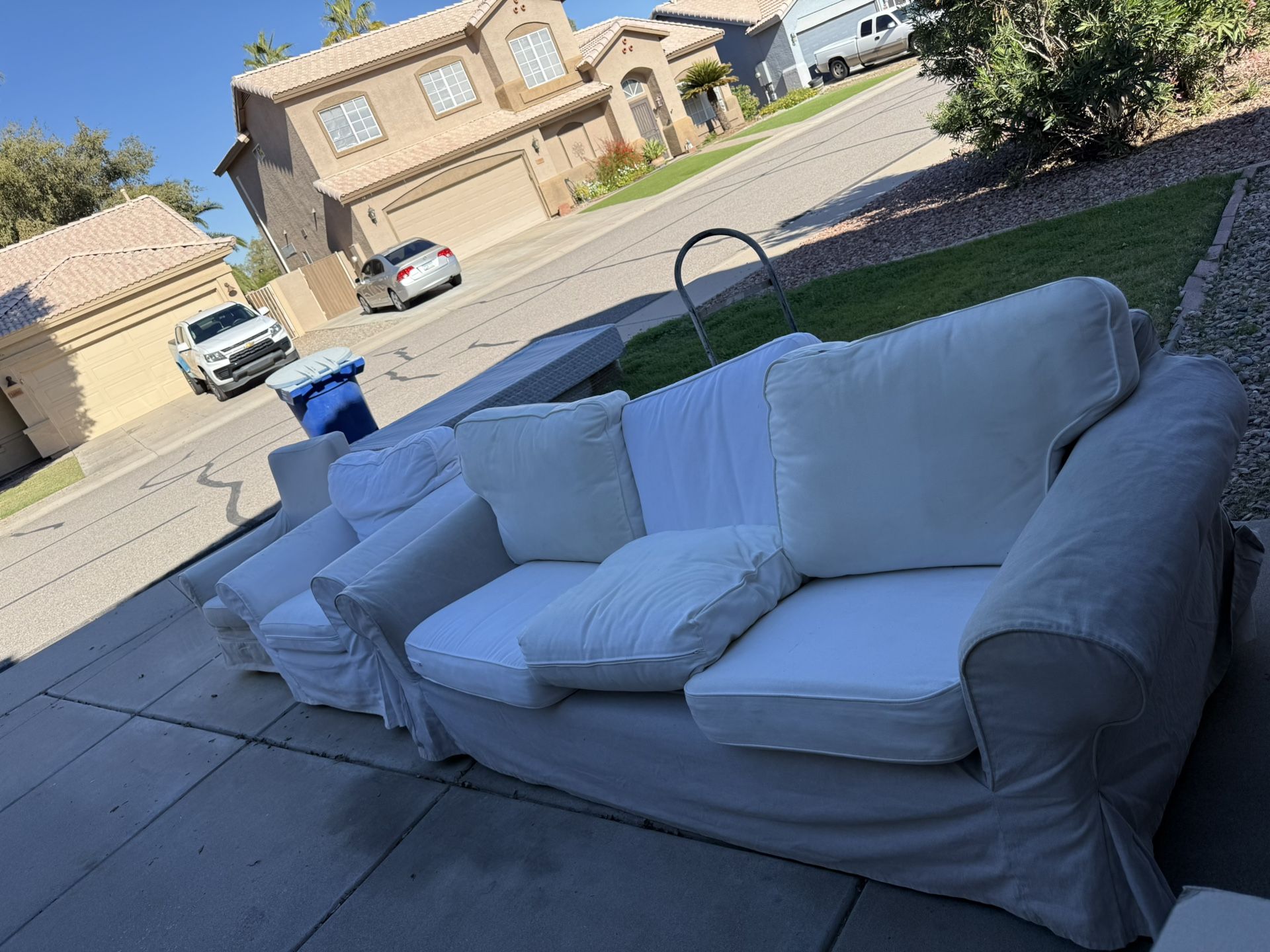 White Couch (washable) Fullset