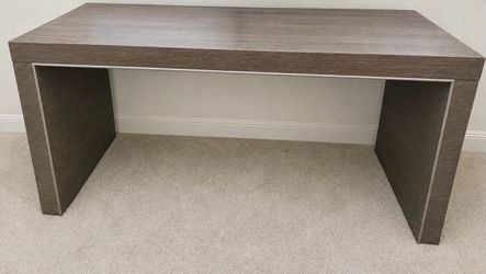 Hooker Furniture Modern Executive Desk – 60” Wide – Heavy Luxury Office Desk