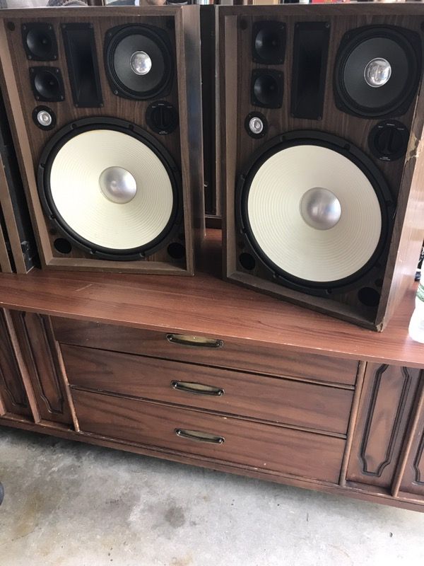 Classic Lattice Grill, Vintage & Large Kenwood Kl-888D Stereo Speakers