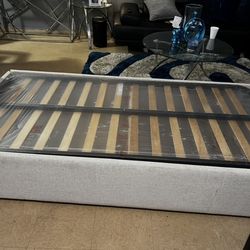 Need gone asap 2 Twin beds brand never used took them out the box from Eldorado very heavy and sturdy comes with metal from a and little support