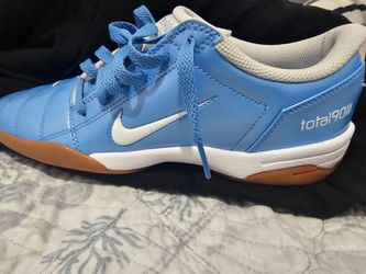 Nike total 90 size 8 men