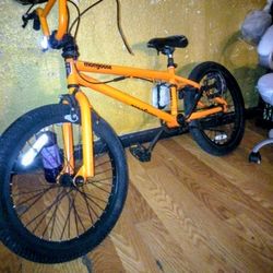 MONGOOSE BMX BIKE