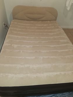 Queen size air up mattress