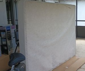 Bed Box Queen