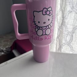 Hello Kitty Tumbler 40 oz