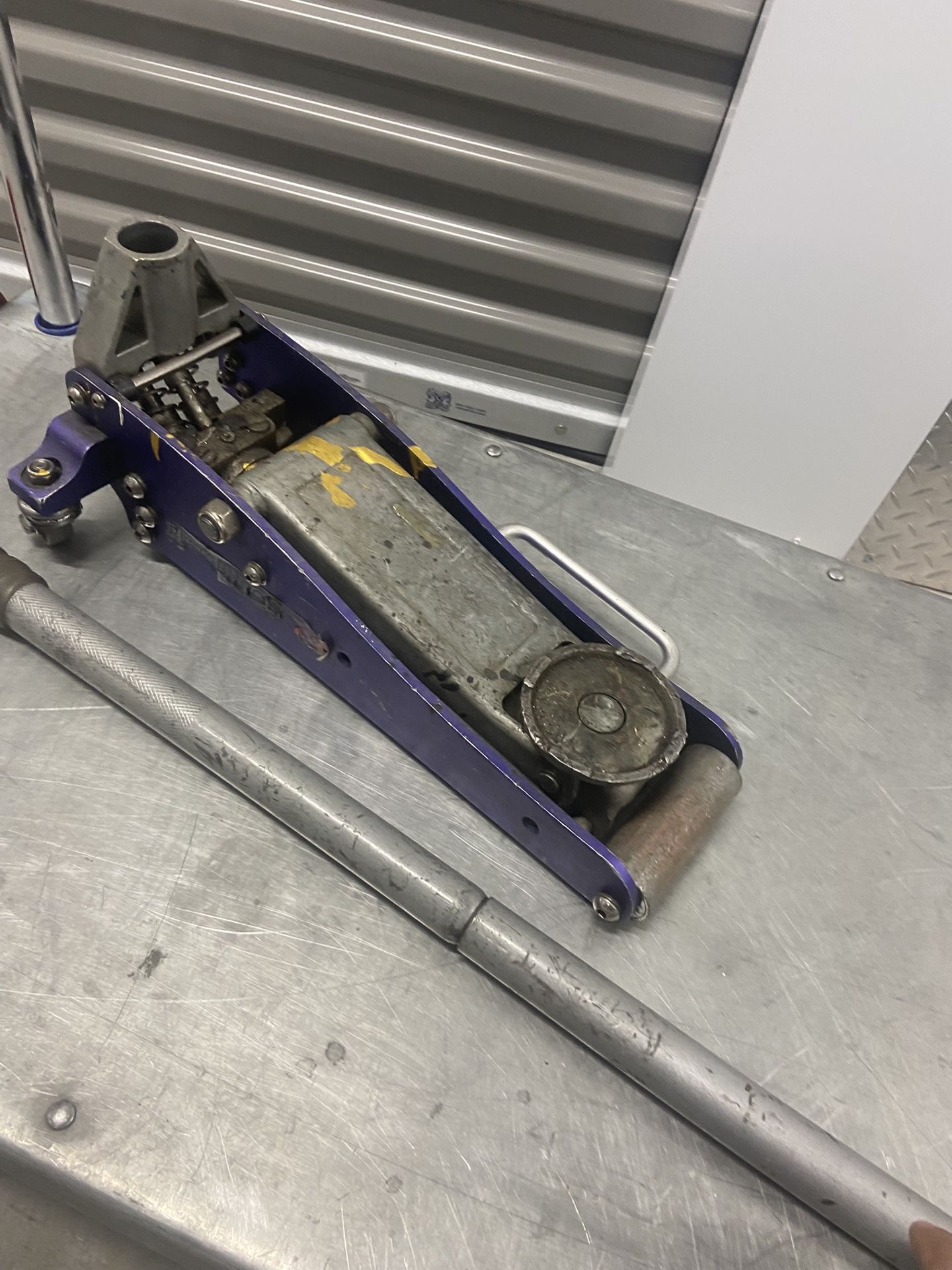 Pittsburgh Floor Jack Car Performance