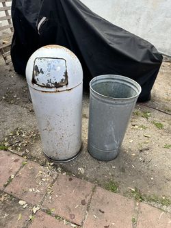 (Make an offer) Vintage trash can with inner insert included