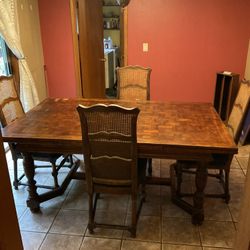 Beautiful Vintage Solid Oak Dining Room Table With Set Of Chairs