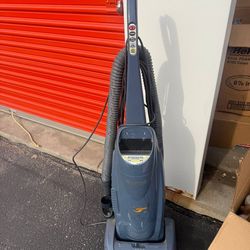 Kenmore Upright Vacuum Cleaner – Works Great