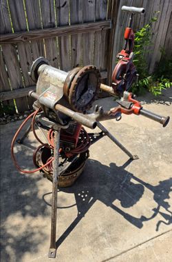 RIDGID 300 Electric Pipe Threading Machine