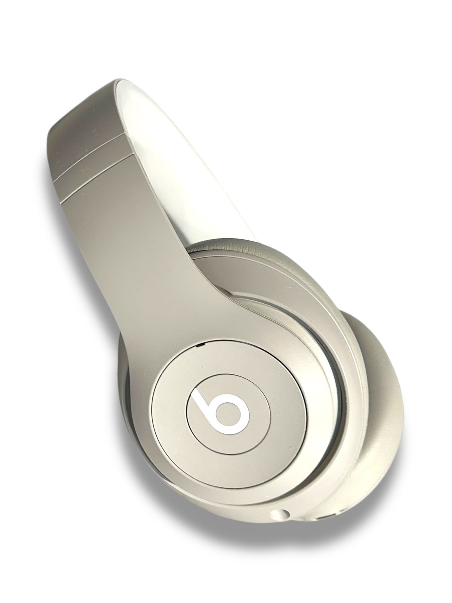 Beats Studio Pro